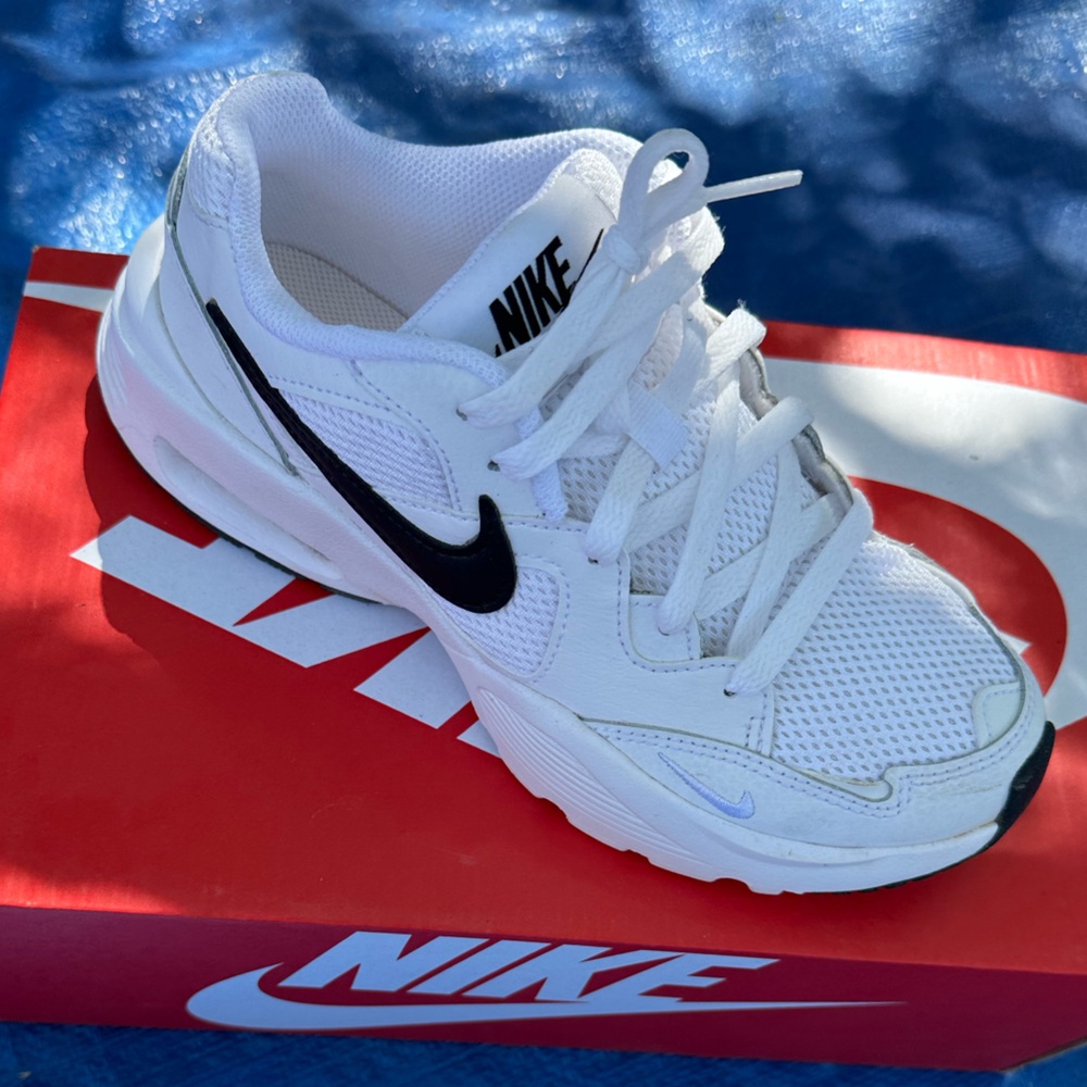 Women’s size 7 Nike shoes